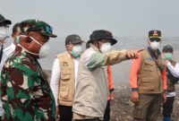Hari ke-9 Penanganan TPA Jatiwaringin, Bupati Maesyal Pimpin Doa Bersama Tim dan Relawan