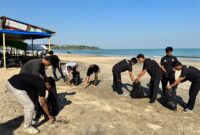 Aksi Bersih Pantai Digelar Jelang Kongres VII BM PAN, Dukung Kebijakan Menko Pangan Zulkifli Hasan