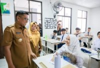 Gubernur Andra Soni Tinjau MPLS, Dorong Perluasan Program Sekolah Gratis