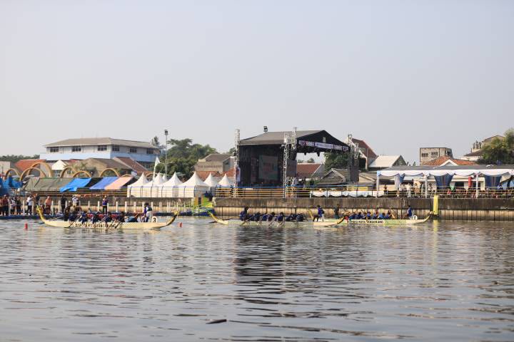Semarak Lomba Dayung Perahu Naga di Festival Cisadane 2026