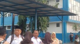 Implementasi Pendidikan Karakter di SMPN 24 Kota Tangerang Dimulai Sejak Siswa Tiba di Gerbang Sekolah
