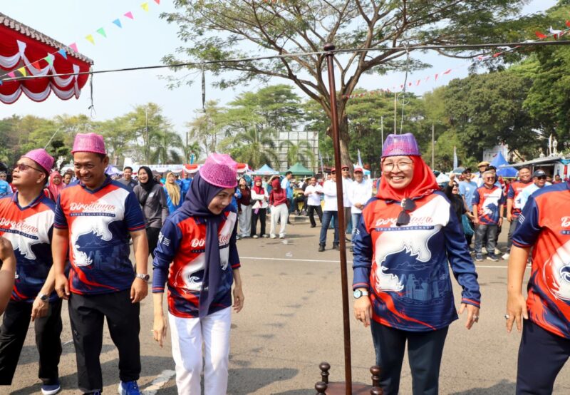 Perkuat Persaudaraan, Bupati Serang Ratu Zakiyah Ramaikan Perlombaan HUT ke 81 RI
